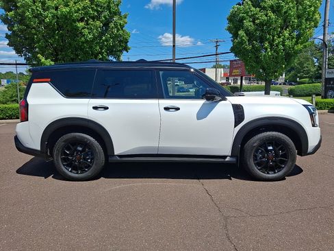 Used 2026 Nissan Armada PRO-4X w/ Captain's Chari Seat Package AWD/4WD image 7
