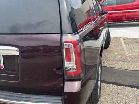 Used 2017 GMC Yukon Denali AWD/4WD image 8