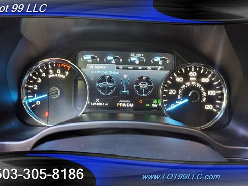 Used 2017 Ford F150 Platinum w/ Equipment Group 701A Luxury AWD/4WD image 24
