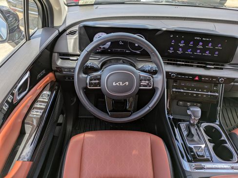 Used 2023 Kia Carnival SX FWD image 14