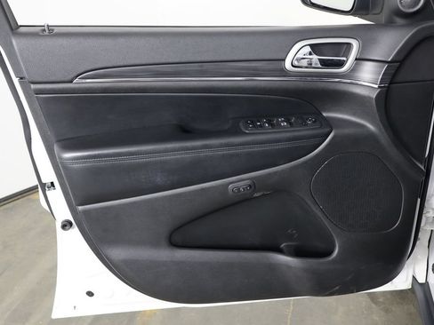 Used 2022 Jeep Grand Cherokee Limited AWD/4WD image 19
