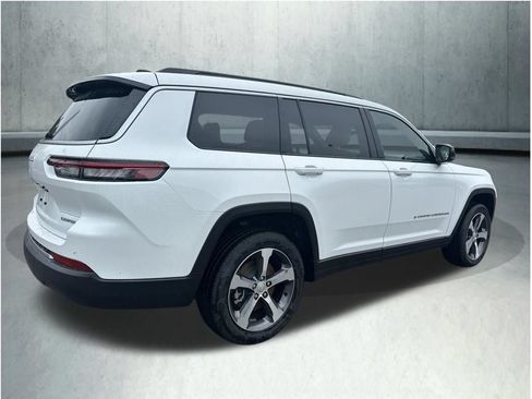 New 2026 Jeep Grand Cherokee L Limited w/ Luxury Tech Group II AWD/4WD image 5