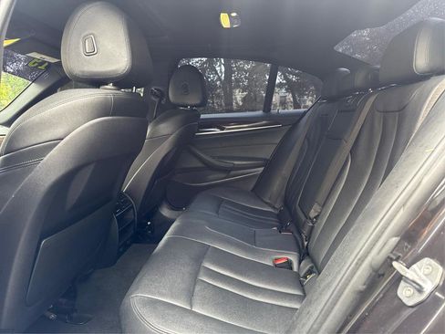 Used 2019 BMW 530e image 10