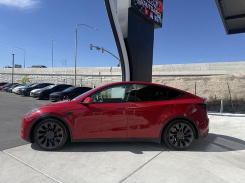 Used 2023 Tesla Model Y Performance AWD/4WD image 5