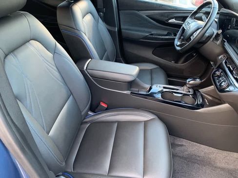 Used 2025 Buick Envista Sport Touring w/ Convenience I Package FWD image 11