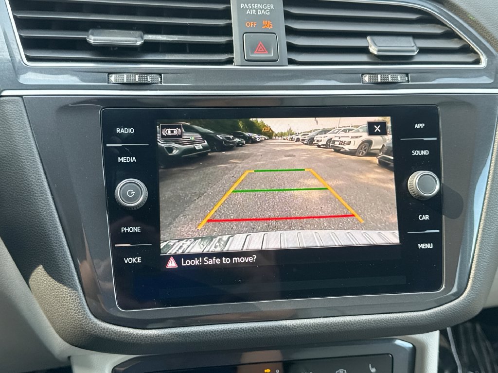 Used 2022 Volkswagen Tiguan SE FWD image 23