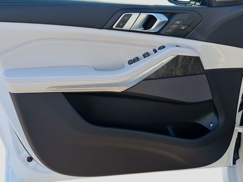 New 2026 BMW X5 xDrive50e image 22