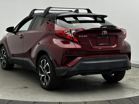 Used 2019 Toyota C-HR XLE image 5