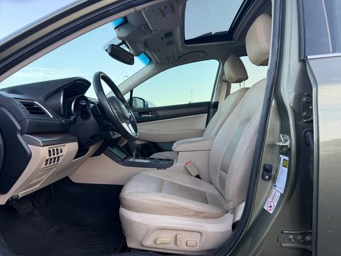 Used 2016 Subaru Outback 2.5i Limited AWD/4WD image 5