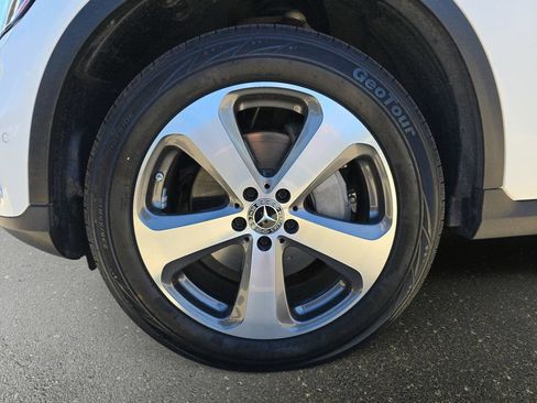 Used 2022 Mercedes-Benz GLC 300 4MATIC image 37