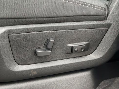 New 2026 RAM 2500 Big Horn AWD/4WD image 21