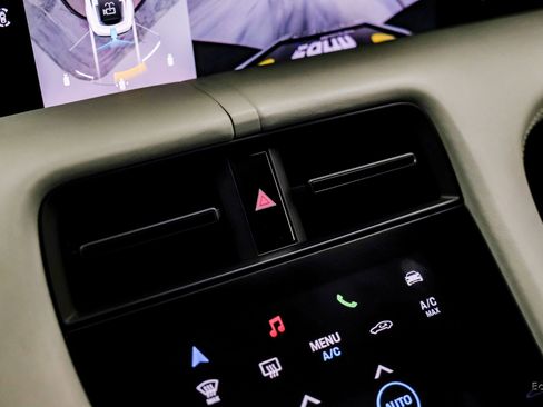 Used 2020 Porsche Taycan Turbo image 51