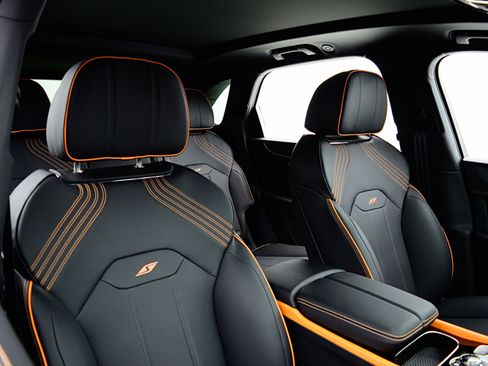 New 2025 Bentley Bentayga image 28