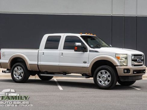 Used 2012 Ford F250 King Ranch w/ King Ranch w/Chrome Pkg AWD/4WD image 11