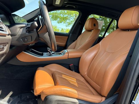 Certified 2022 BMW X5 xDrive40i w/ Premium Package image 12