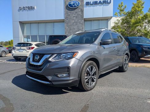 Used 2019 Nissan Rogue SV w/ Premium Package image 9