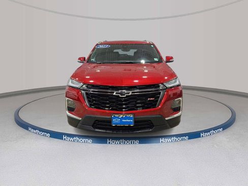 Used 2023 Chevrolet Traverse RS image 2