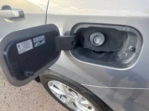 Used 2018 Chevrolet Equinox LT w/ Sun & Infotainment Package AWD/4WD image 10