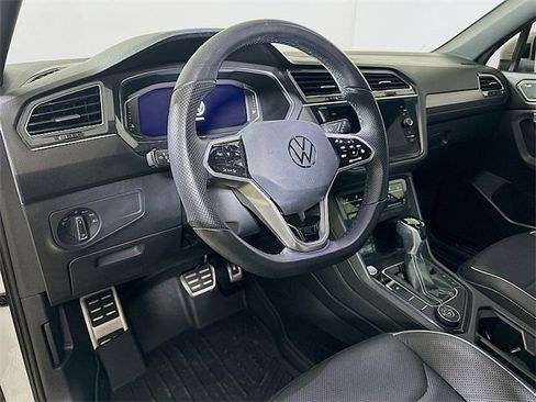 Used 2023 Volkswagen Tiguan SEL R-Line image 9