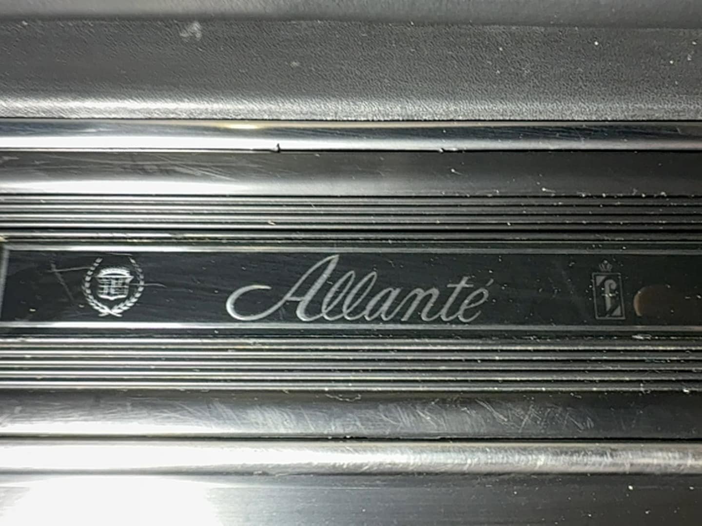 Used 1993 Cadillac Allante FWD image 49