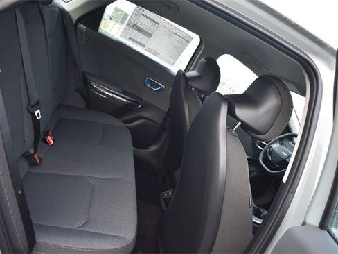 New 2025 Kia K4 LXS image 13