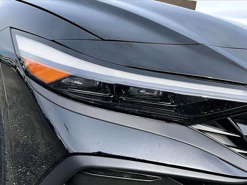 Used 2025 Hyundai Elantra Sport image 29