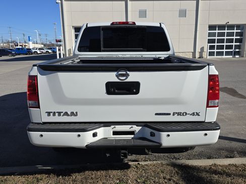 Used 2015 Nissan Titan PRO-4X w/ Pro-4x Luxury Package image 4