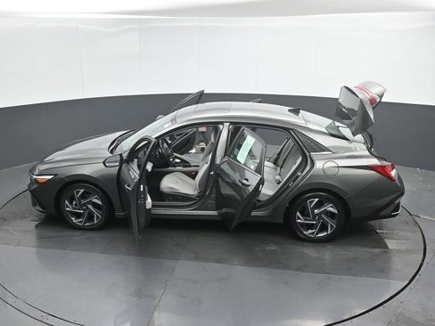 Used 2024 Hyundai Elantra Limited FWD image 51
