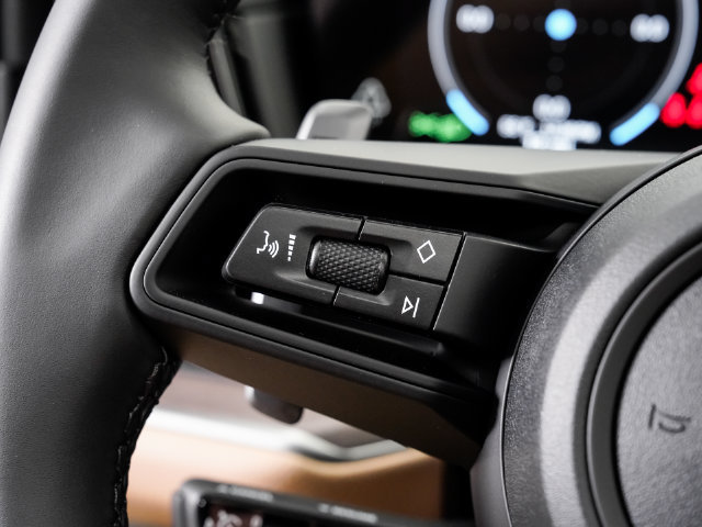 Certified 2026 Porsche Cayenne AWD/4WD image 14