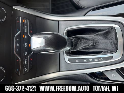 Used 2018 Ford Edge SEL w/ Equipment Group 201A AWD/4WD image 17