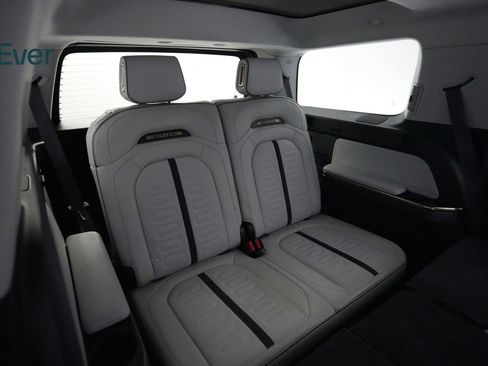 Used 2024 Rivian R1S Adventure AWD/4WD image 25