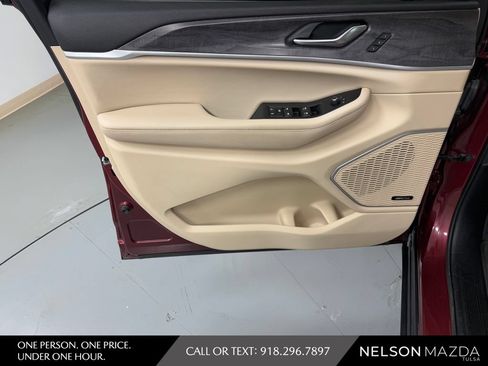 Used 2021 Jeep Grand Cherokee L Limited AWD/4WD image 19