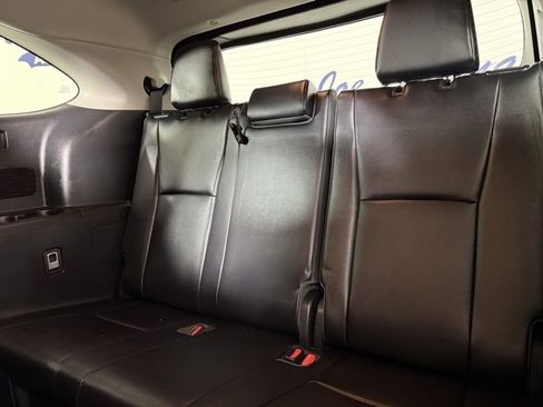 Used 2023 Toyota Highlander Limited image 15