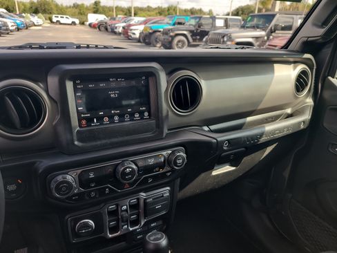 Used 2020 Jeep Wrangler Unlimited Sport S AWD/4WD image 20