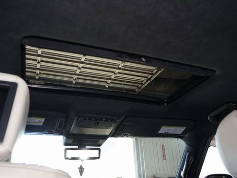 Used 2019 INFINITI QX80 Limited w/ All-Season Package image 18