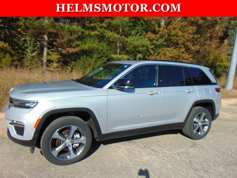 Certified 2024 Jeep Grand Cherokee Limited image 5