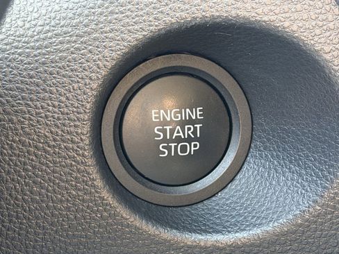 Used 2025 Toyota Corolla Cross LE image 22