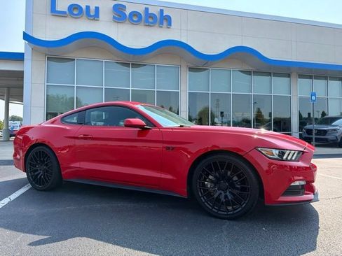 Used 2017 Ford Mustang Coupe RWD image 4