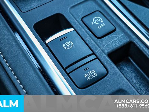 Used 2025 Nissan Pathfinder SV image 41