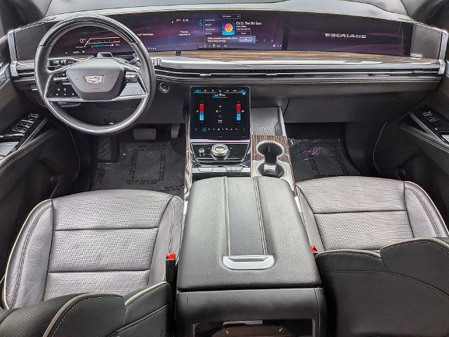 Certified 2025 Cadillac Escalade Premium Luxury AWD/4WD image 19