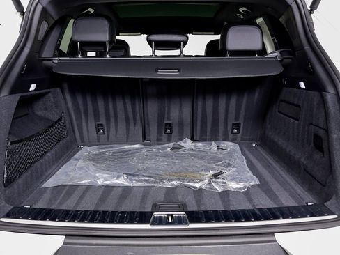 Used 2024 Porsche Cayenne image 13