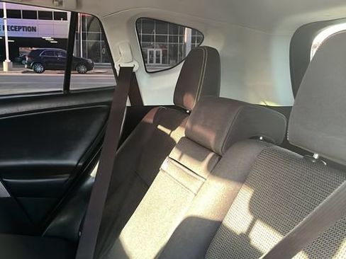 Used 2016 Toyota RAV4 XLE AWD/4WD image 19