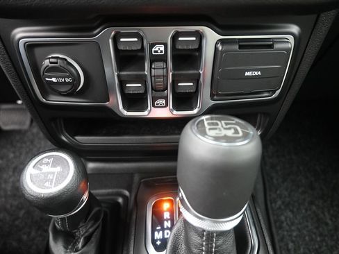 New 2026 Jeep Gladiator Sport AWD/4WD image 9