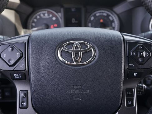 Used 2019 Toyota Tacoma TRD Off-Road AWD/4WD image 23