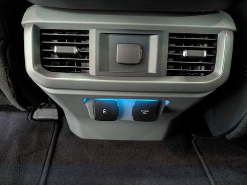 Used 2025 Ford F150 Lariat w/ Equipment Group 501A Mid image 12