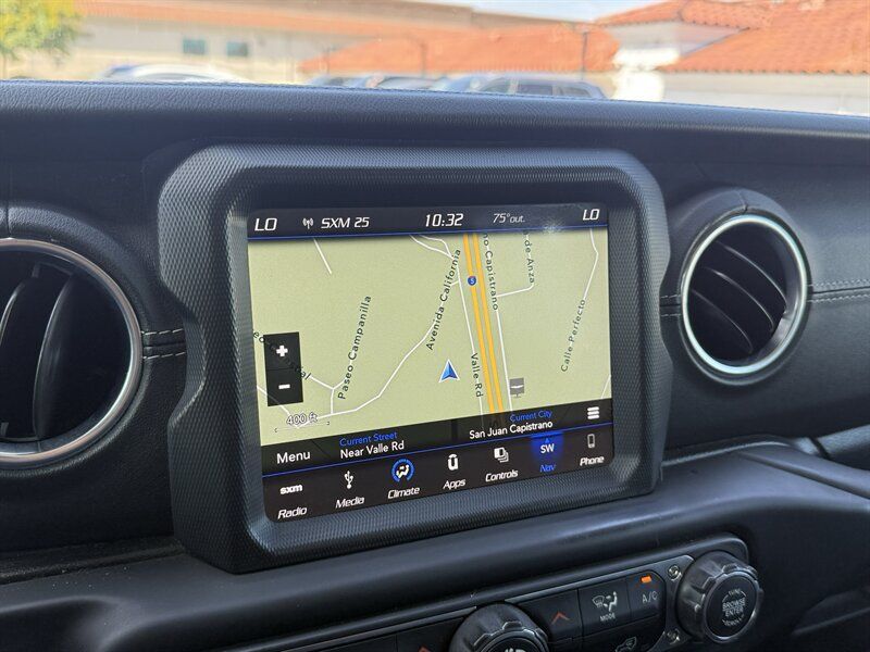 Used 2019 Jeep Wrangler Unlimited Sahara AWD/4WD image 23