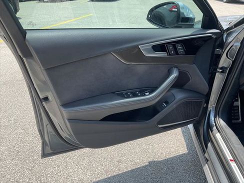Used 2023 Audi S4 Premium Plus w/ Premium Plus Package AWD/4WD image 18