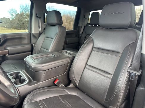 Used 2022 GMC Sierra 3500 Denali w/ Denali Black Diamond Edition image 8