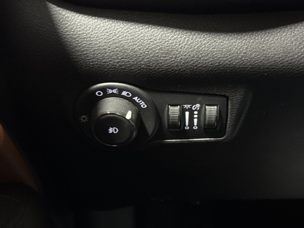 Used 2024 Jeep Compass Limited AWD/4WD image 18