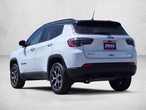 Used 2025 Jeep Compass Limited AWD/4WD image 8